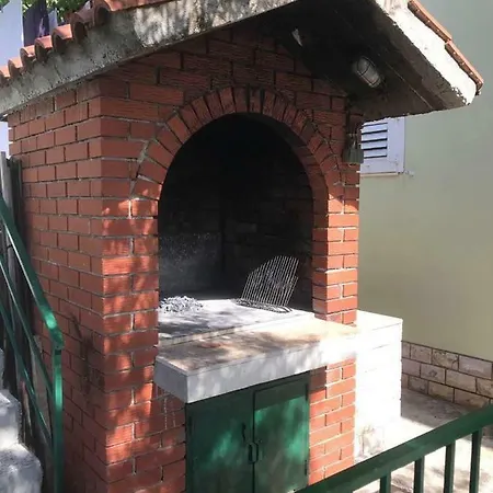 Apartmani Atila Damir Omis Exterior photo