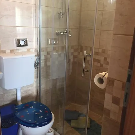 Apartmani Atila Damir Omis Exterior photo