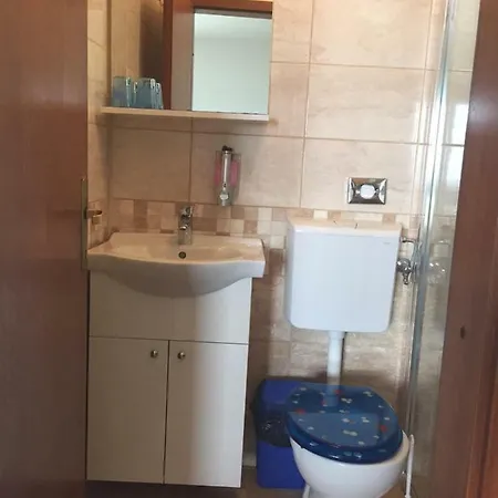 Apartmani Atila Damir Omis Exterior photo