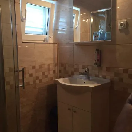 Apartmani Atila Damir Omis Exterior photo