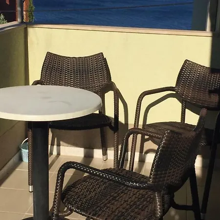 Apartmani Atila Damir Omis Exterior photo