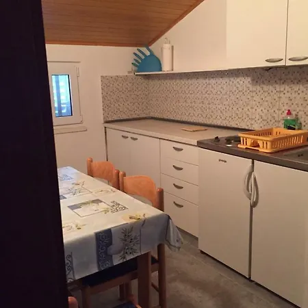 Apartmani Atila Damir Omis Exterior photo