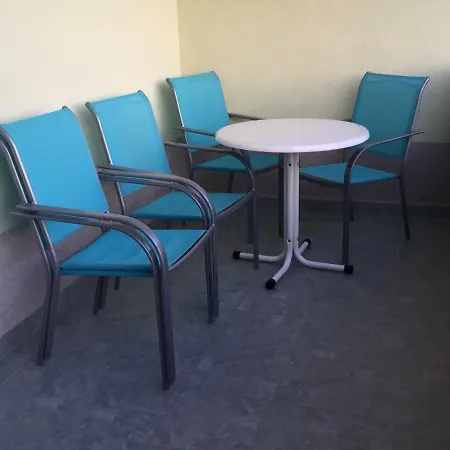 Apartmani Atila Damir Omis Exterior photo