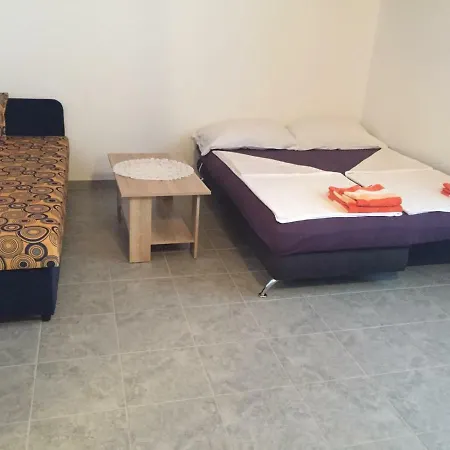 Apartmani Atila Damir Omis Exterior photo