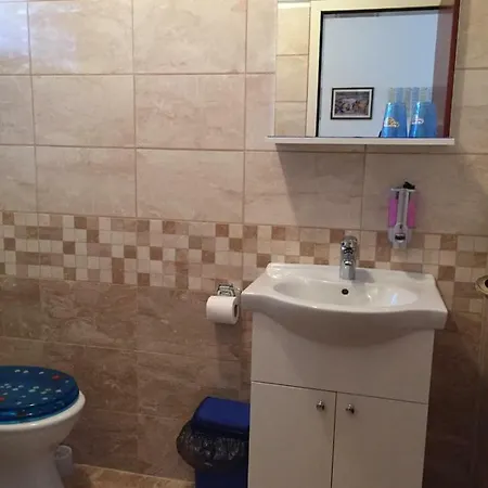 Apartmani Atila Damir Omis Exterior photo